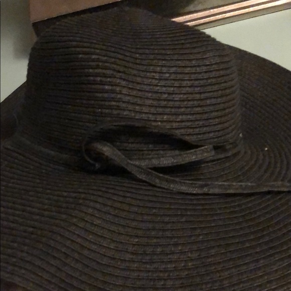 Floppy hat - Picture 3 of 5